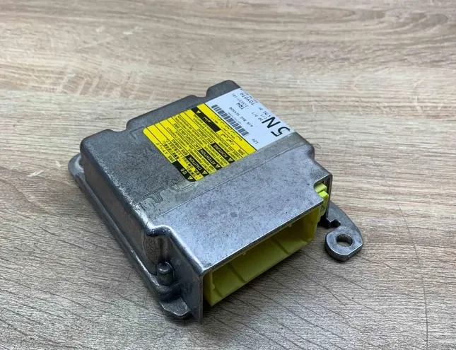 TOYOTA Auris 1 generation (2006-2012) Drošības / signalizācijas vadības bloks 8917002110,215537101 34419382