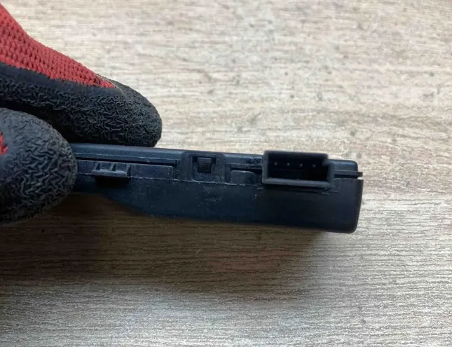 OPEL Insignia A (2008-2016) Centrālās atslēgas / bloķēšanas vadības bloks 13501980,F00HJ00471,433 34389138