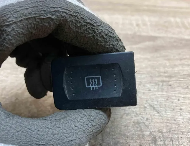 VOLKSWAGEN Passat B5 (1996-2005) Windscreen heating switch 1J0959621C 34408524