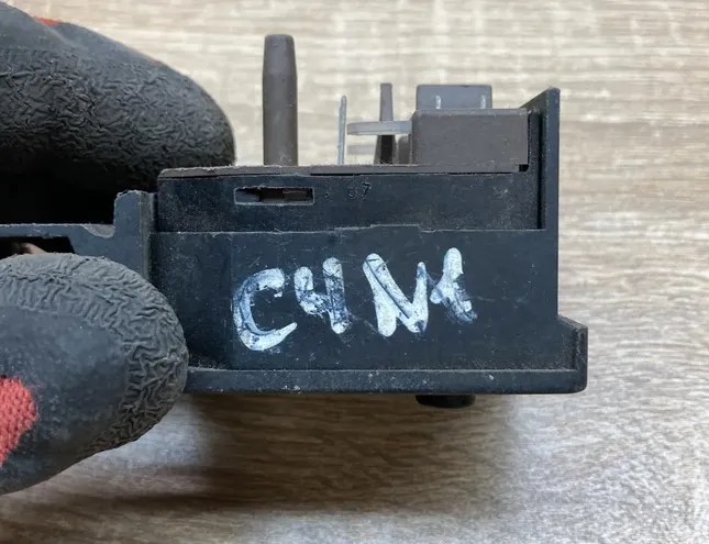 AUDI A6 C4/4A (1994-1997) Spoguļa regulēšanas slēdzis 4A0959565,03838201 34422830