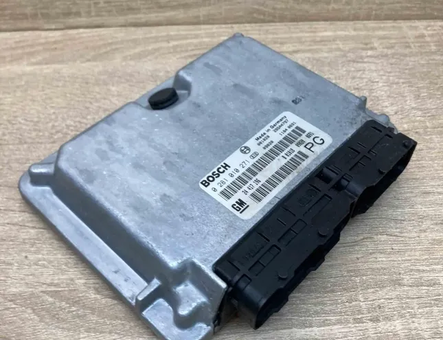 OPEL Vectra B (1995-1999) Motora vadības bloks 24417196,0281010271 34403271