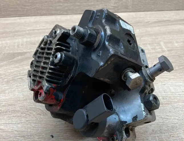 AUDI A6 C4/4A (1994-1997) Fuel Pump 059130755E,0445010090 34364652