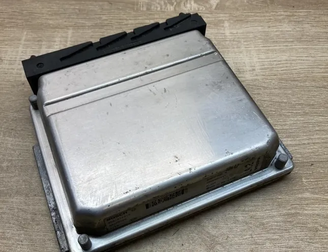 VOLVO V70 1 generation (1997-2000) Motora vadības bloks 08677708A,0281010319 34433385