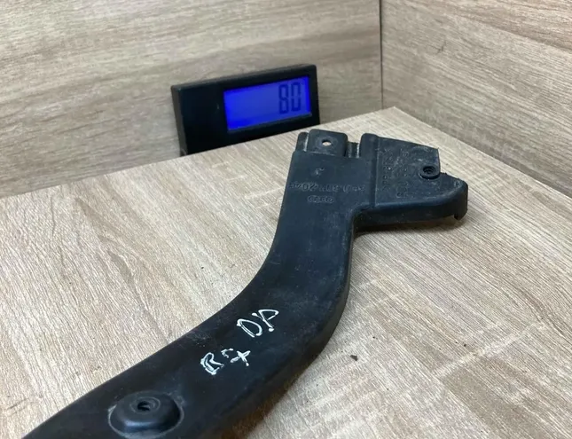 AUDI A4 B5/8D (1994-2001) Priekšējā kreisā bufera stiprinājums 8E0807204B 34403996