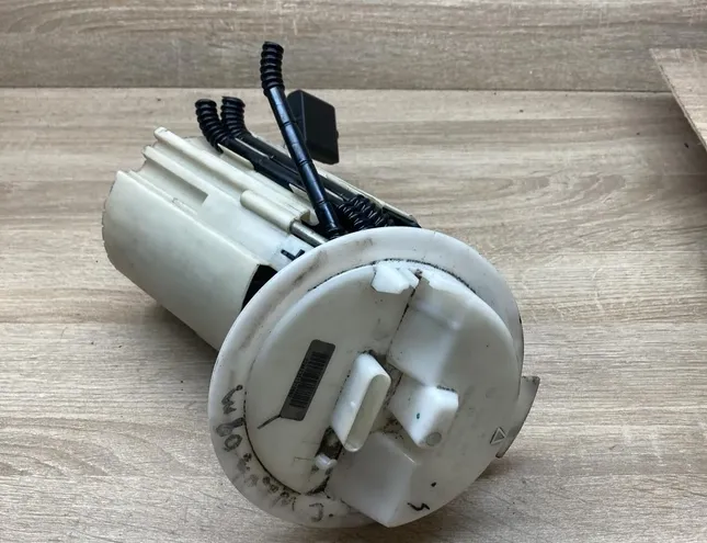 MERCEDES-BENZ C-Class W202/S202 (1993-2001) Kreisās puses degvielas sūknis A2044702294 34284410