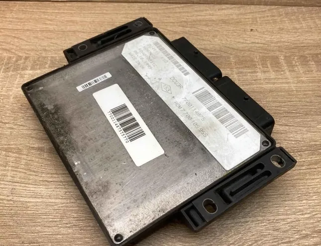 RENAULT Clio 1 generation (1990-1998) Engine Control Unit ECU 7700114875,04010031C 34404452