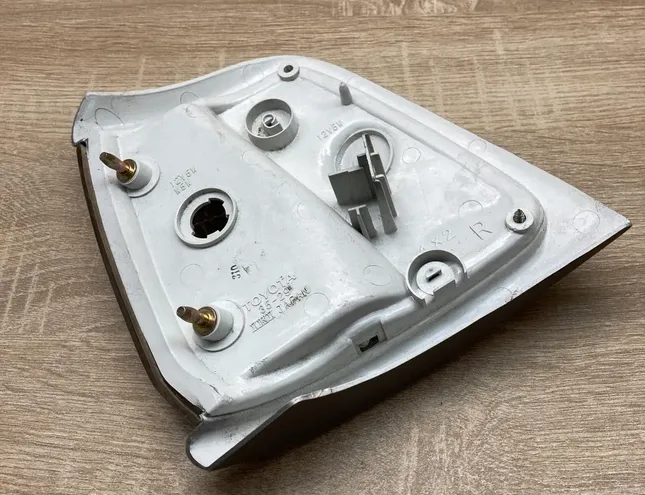 TOYOTA Avensis 2 generation (2002-2009) Marķiera lampa 7R0188393 34426661