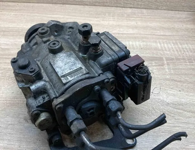 NISSAN Almera Tino 1 generation (2000-2006) Degvielas sūknis 0281001827,047050400 34379901