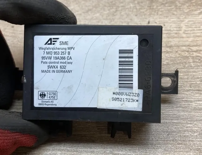 VOLKSWAGEN Sharan 1 generation (1995-2010) Imobilaizera vadības bloks 7M0953257B,95VW19A366CA 34424109