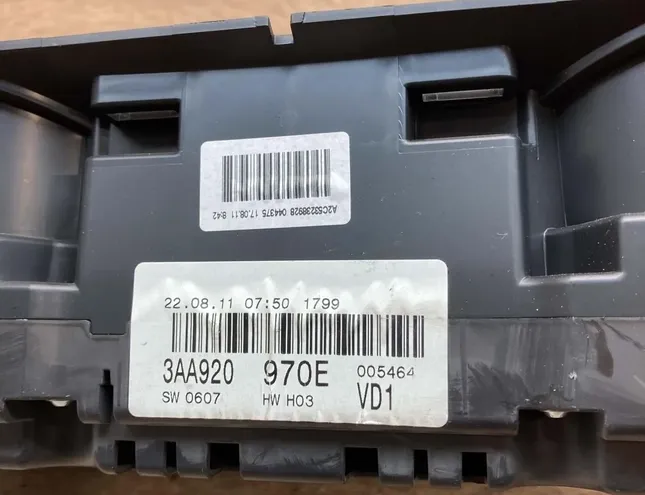 VOLKSWAGEN Passat B7 (2010-2015) Instrumentu panelis/spidometrs 3AA920970E 34408768