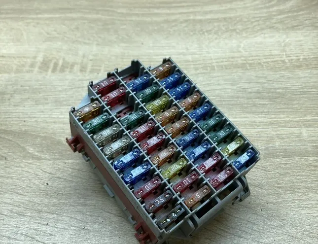 VOLVO S60 1 generation (2000-2009) Drošinātāju kārba 9162439 34282126