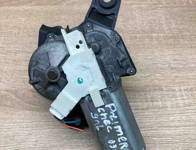 NISSAN Primera P10 (1990-1997) Bagāžas nodalījuma loga tīrītāja motorīts 34402805