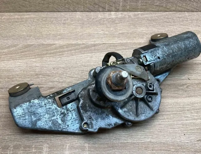 VOLVO S40 1 generation (1996-2004) Bagāžas nodalījuma loga tīrītāja motorīts 0390201529 34391631