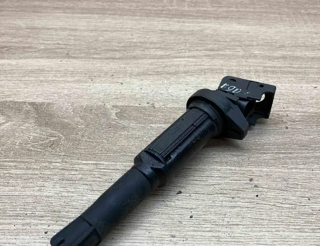 BMW 1 Series E81/E82/E87/E88 (2004-2013) Augstsprieguma aizdedzes spoles komplekts 7551260 34372158