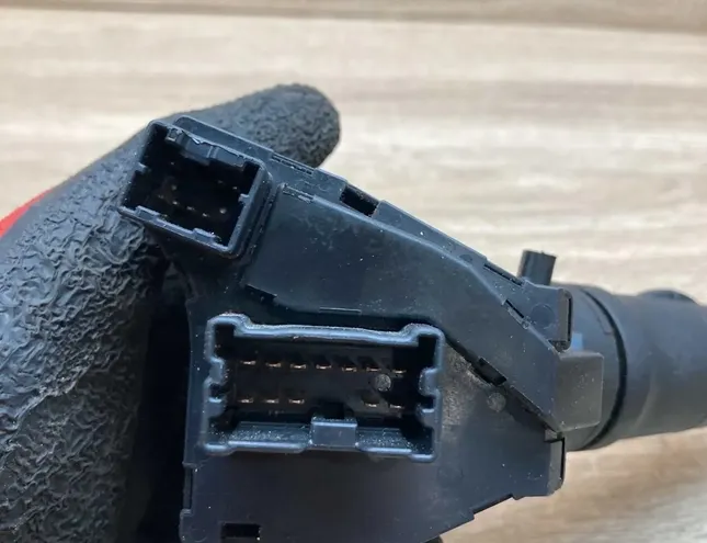 NISSAN Primera P10 (1990-1997) Pagrieziena rādītāja slēdzis 25540AV600 34396866