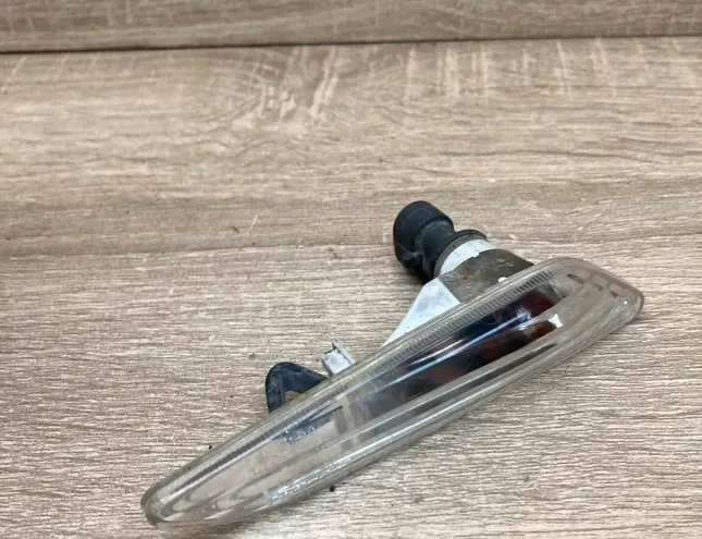 BMW 3 Series E21 (1975-1983) Priekšējā kreisā spārna pagrieziena signāls E90E91SideIndicator 34400515