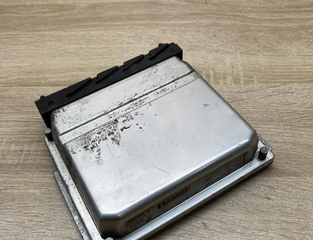 VOLVO V70 1 generation (1997-2000) Motora vadības bloks 08677708A,0281010319 34445153