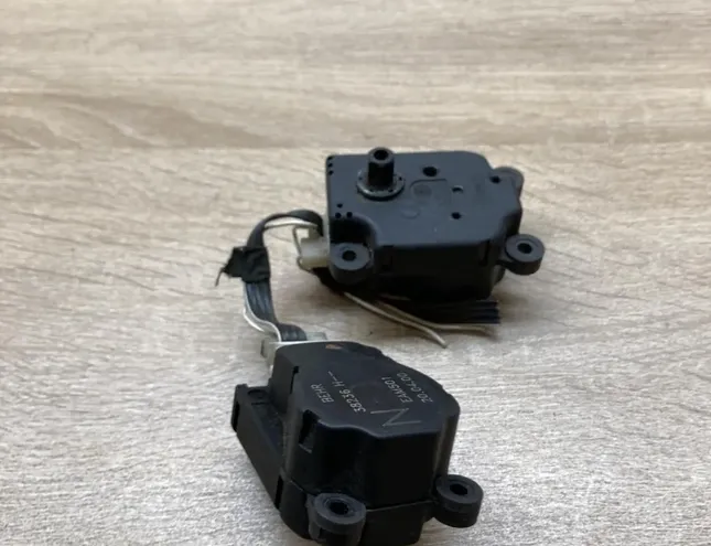 MERCEDES-BENZ S-Class W126 / C126 (1979-1991) Salona sildītāja vadības vārsti 38236H,EAM501,Pair 34280242