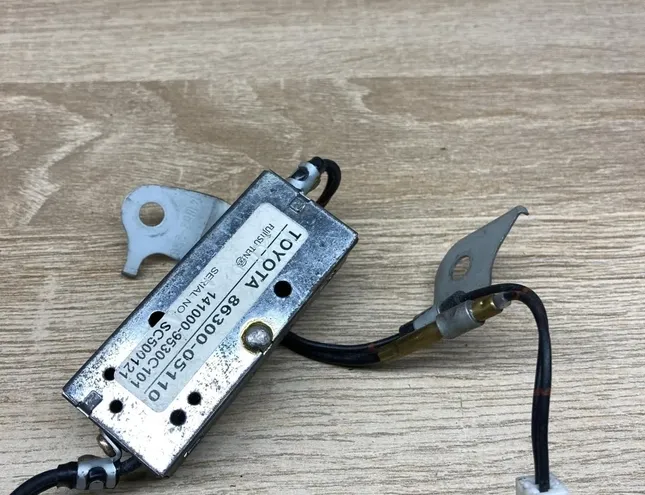 TOYOTA Avensis 2 generation (2002-2009) Antenas pastiprinātājs 8630005110 34427791