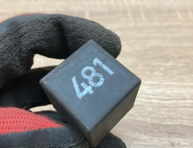 VOLKSWAGEN Touareg 1 generation (2002-2010) Реле 7L0927841,481 34391005