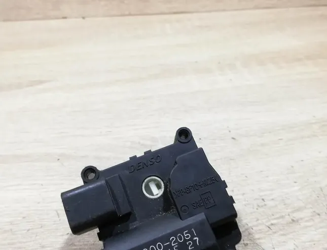 TOYOTA Avensis Verso 1 generation (2001-2003) Salona sildītāja vadības vārsti 1138002051 34418050