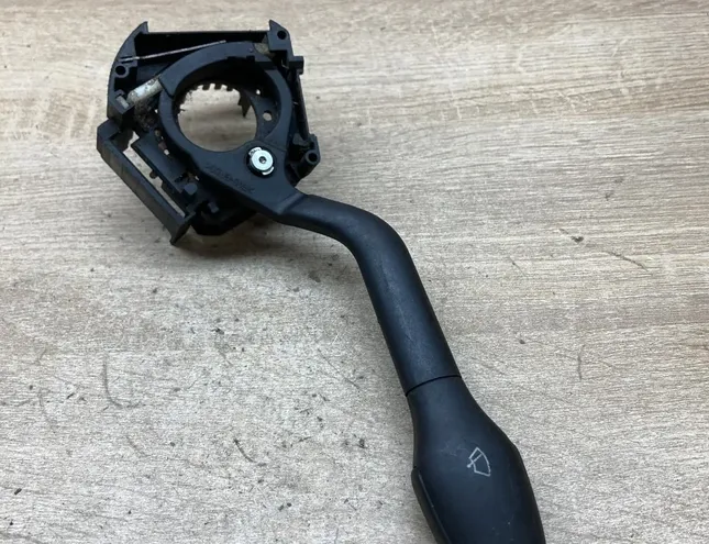 SEAT Ibiza 2 generation (1993-2002) Stikla tīrītāja rokturis 6K6953503 34290226