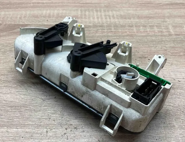 RENAULT Clio 2 generation (1998-2013) 69270001,654982E 34364766