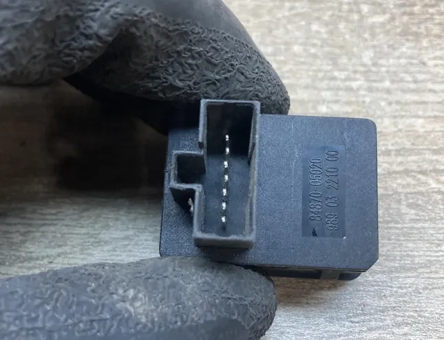 TOYOTA Avensis 1 generation (1997-2003) Spoguļa regulēšanas slēdzis 8487005020,98903221000 34422236