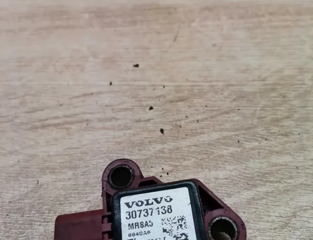 VOLVO C70 2 generation (2005-2013) Kreisās puses sānu trieciena sensors 30737138 34420608