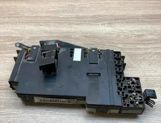 RENAULT Clio 2 generation (1998-2013) Drošinātāju kārba P7700411319C,7700415565 34382770