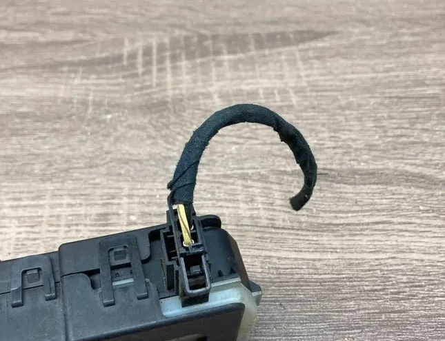 VOLVO V50 1 generation (2003-2012) Degvielas tvertnes vāciņa bloķēšana 30716754 34369397