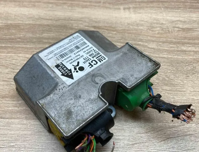 OPEL Zafira B (2005-2010) Drošības / signalizācijas vadības bloks 13288173,WithPlug 34381827