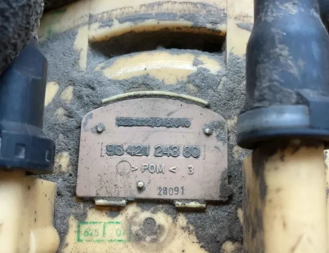 PEUGEOT 406 1 generation (1995-2004) Kreisās puses degvielas sūknis 9642124380 34383334