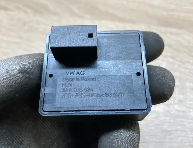 VOLKSWAGEN Golf 1 generation (1974-1993) Automašīnas ārējo durvju rokturu komplekts 3AA035624 34442380