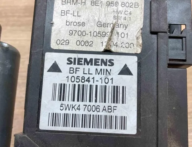 AUDI A4 B5/8D (1994-2001) Priekšējo kreiso durvju logu pacēlāja motorīts 8E1959802B,5WK47006ABF,FrontRight 34321331