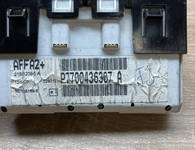 RENAULT Scenic 1 generation (1996-2003) Salona pulkstenis P7700436307A,21656209 34423710