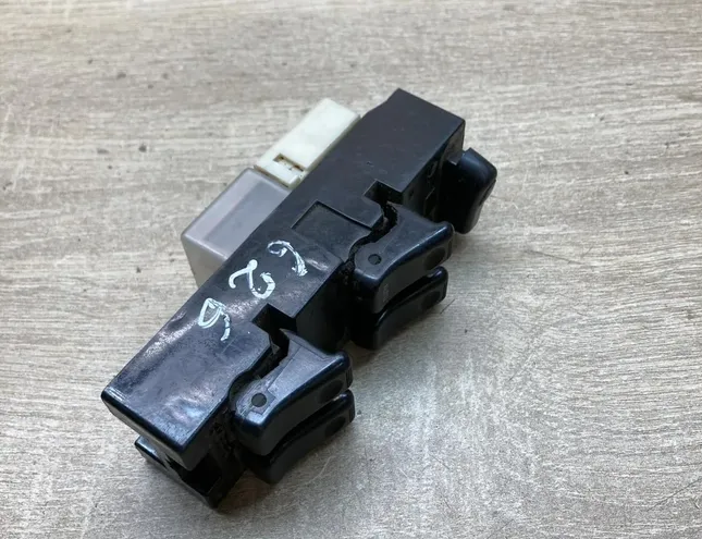 MAZDA 626 GE (1991-1997) Aizmugurējo kreiso durvju loga pacēlāja slēdži HG3066350 34434367