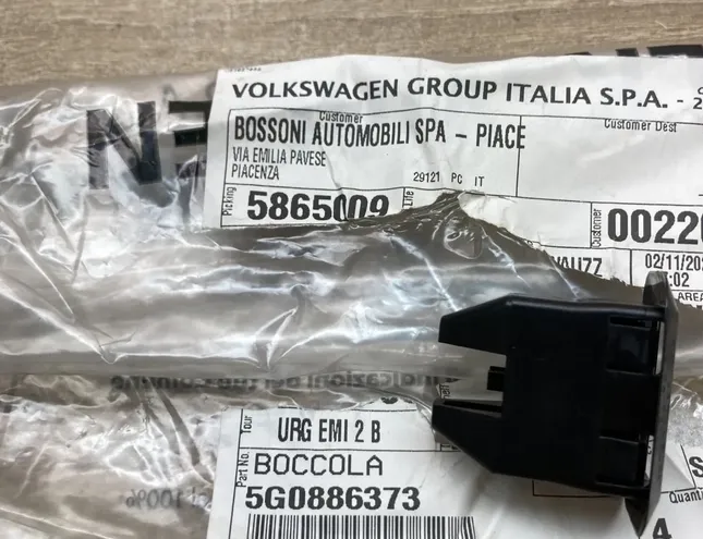 VOLKSWAGEN Golf 1 generation (1974-1993) Riteņu balsts 5G0886373,WAGGrommet 34433157