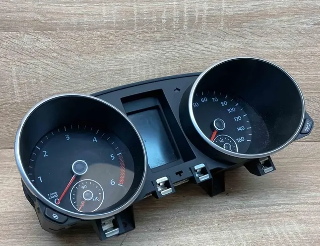 VOLKSWAGEN Golf 1 generation (1974-1993) Instrumentu panelis/spidometrs 5K0920972A,A2C53345492 34408764