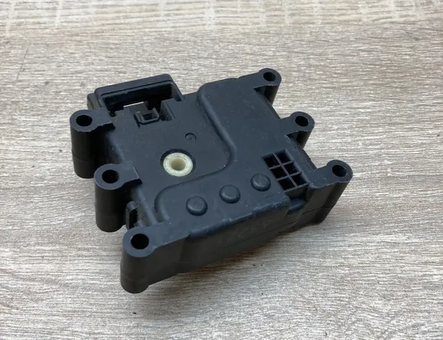 NISSAN Primera P10 (1990-1997) Interior Heater Flap Motor Actuator 6322F 34425977
