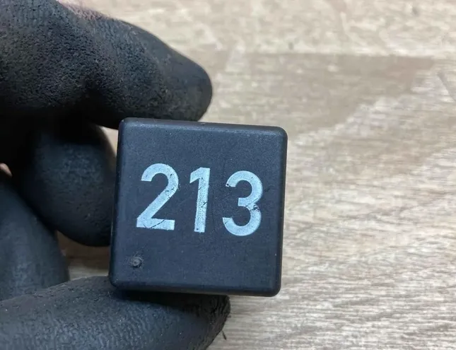 AUDI A4 B5/8D (1994-2001) Relejs 443951253J,213 34366302