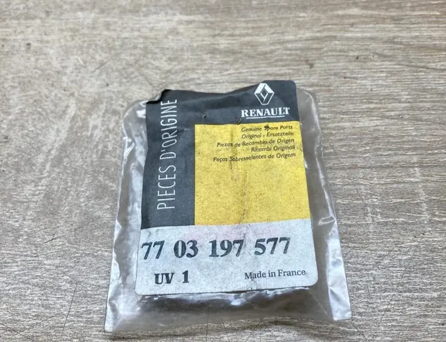 RENAULT Laguna 1 generation (1993-2001) Augstsprieguma aizdedzes vads (svečvads) 7703197577 34431710