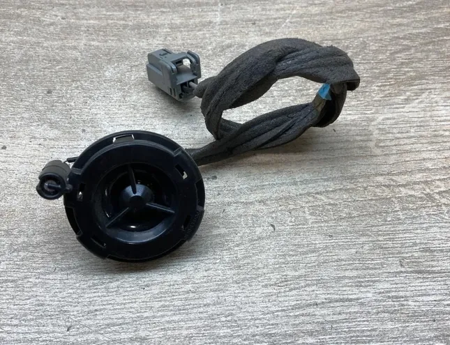 VOLVO C30 1 generation (2006-2013) Skaļruņa vāciņš 30752085,M5XUG 34299710