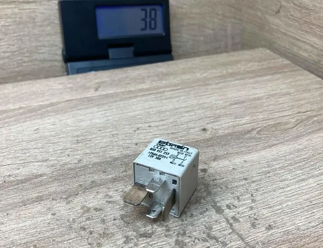 VOLKSWAGEN Passat B5 (1996-2005) Relejs 8D0951253,370 34387823