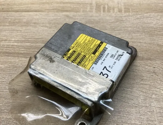 TOYOTA Corolla 1 generation E10 (1966-1970) Drošības / signalizācijas vadības bloks 8917002270,8917002270,210213102 34456893