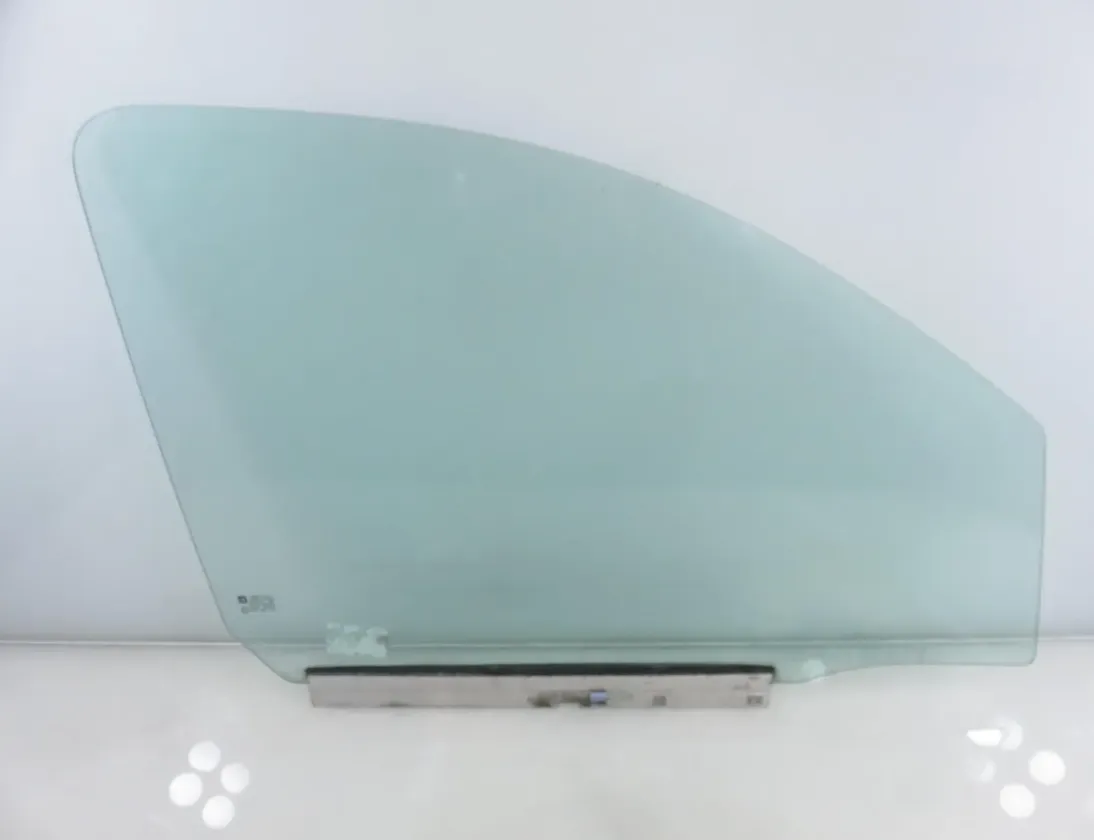 OPEL Combo C (2001-2011) Переднеяя правая фортка 33526982