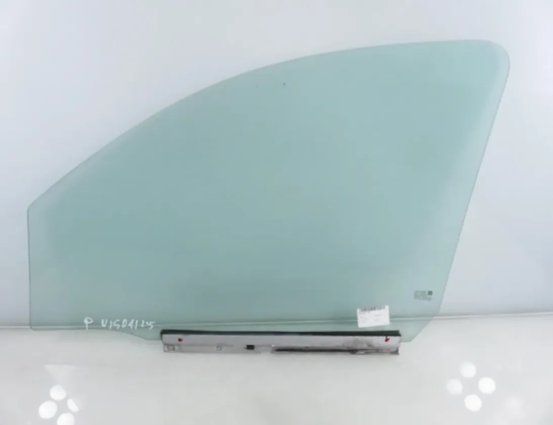 OPEL Combo C (2001-2011) Переднеяя правая фортка 33526982