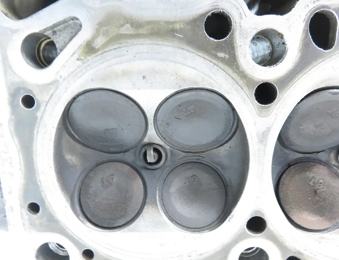 MITSUBISHI Outlander 1 generation (2001-2008) Голова двигателя 33570213