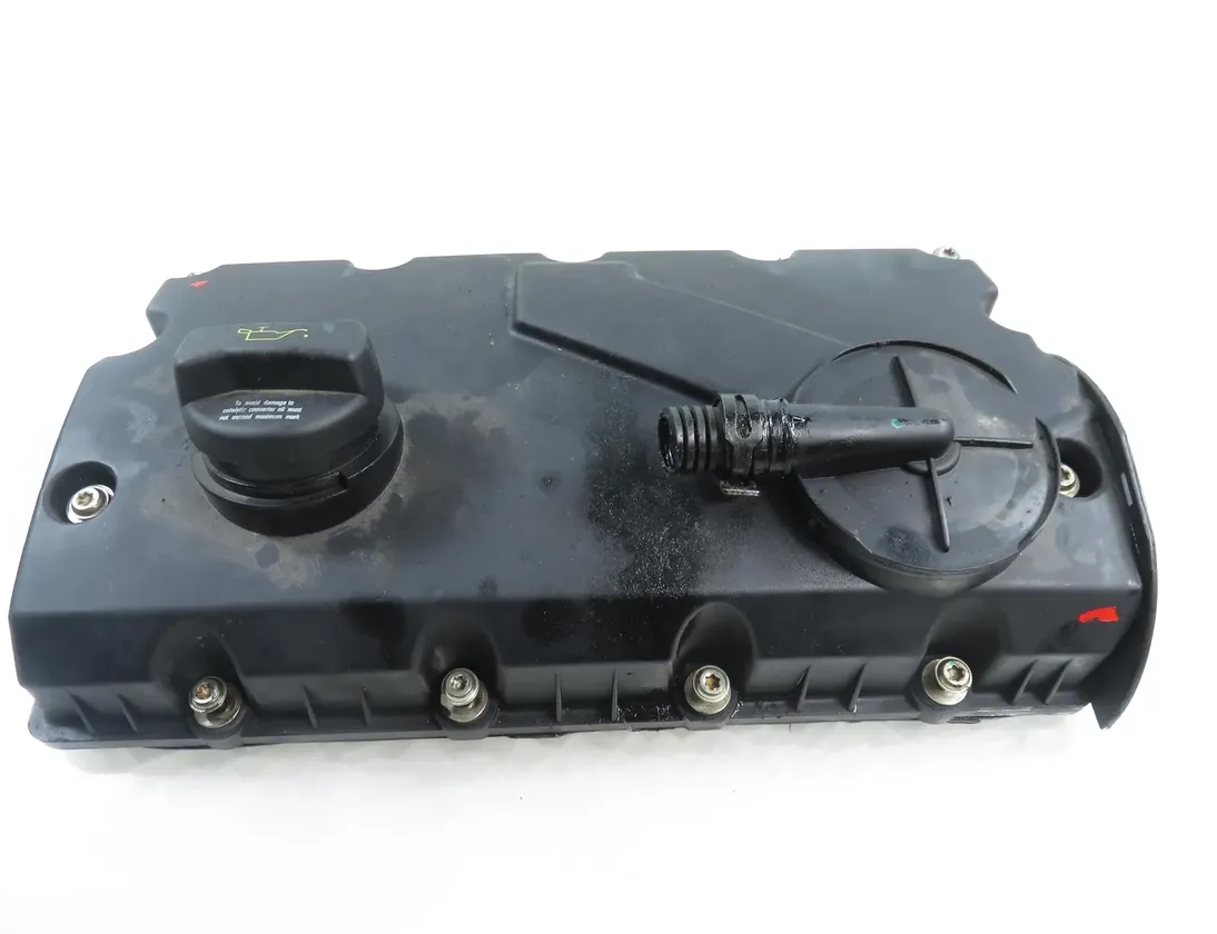 VOLKSWAGEN Golf 4 generation (1997-2006) Крышка клапана 33570460