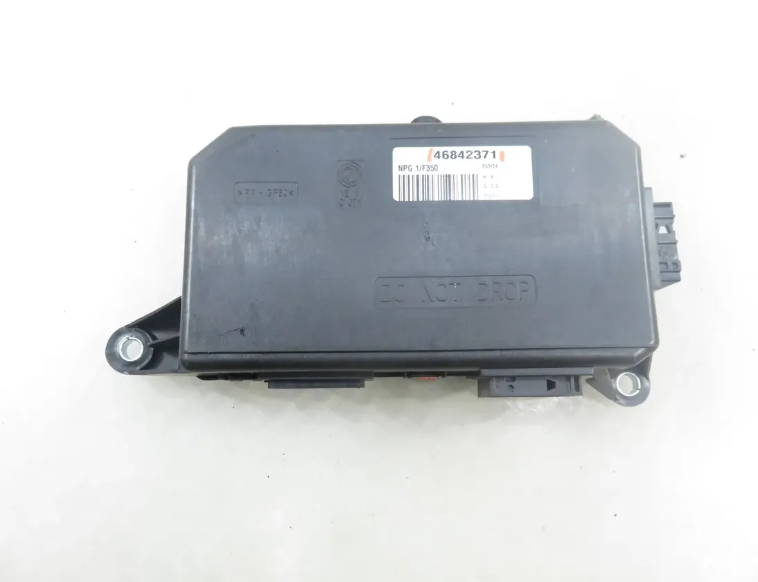 FIAT Idea 1 generation (2003-2020) Priekšējo kreiso durvju vadības bloks 46842371 34130579